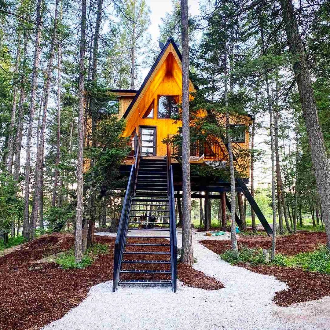 Tranquil Treehouse In Montana_Hotels Above Par