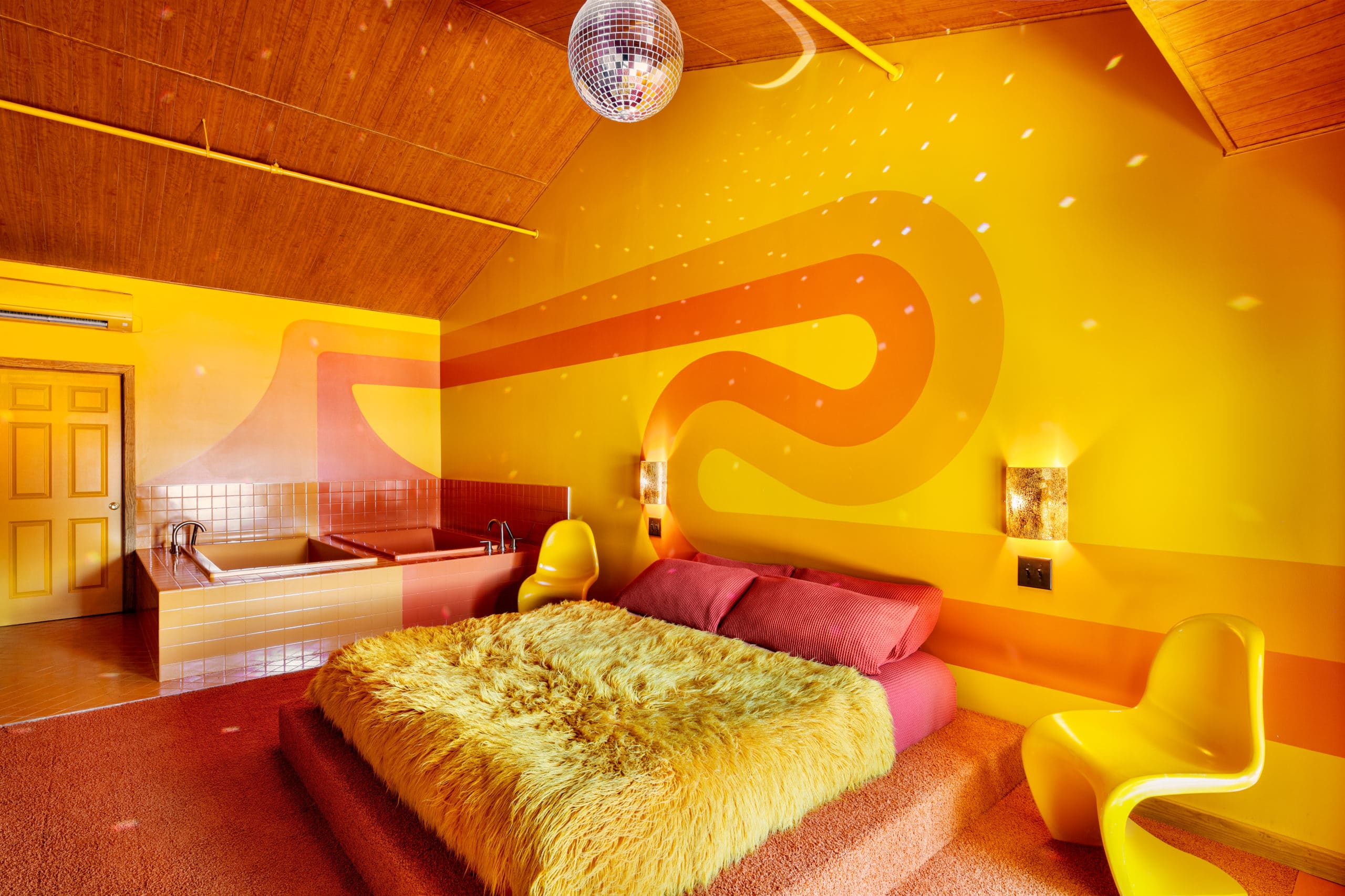 #1 Dive_Motel_PH_1-1Yellow Hotels Across the World That Put Everyone in a Good Mood
