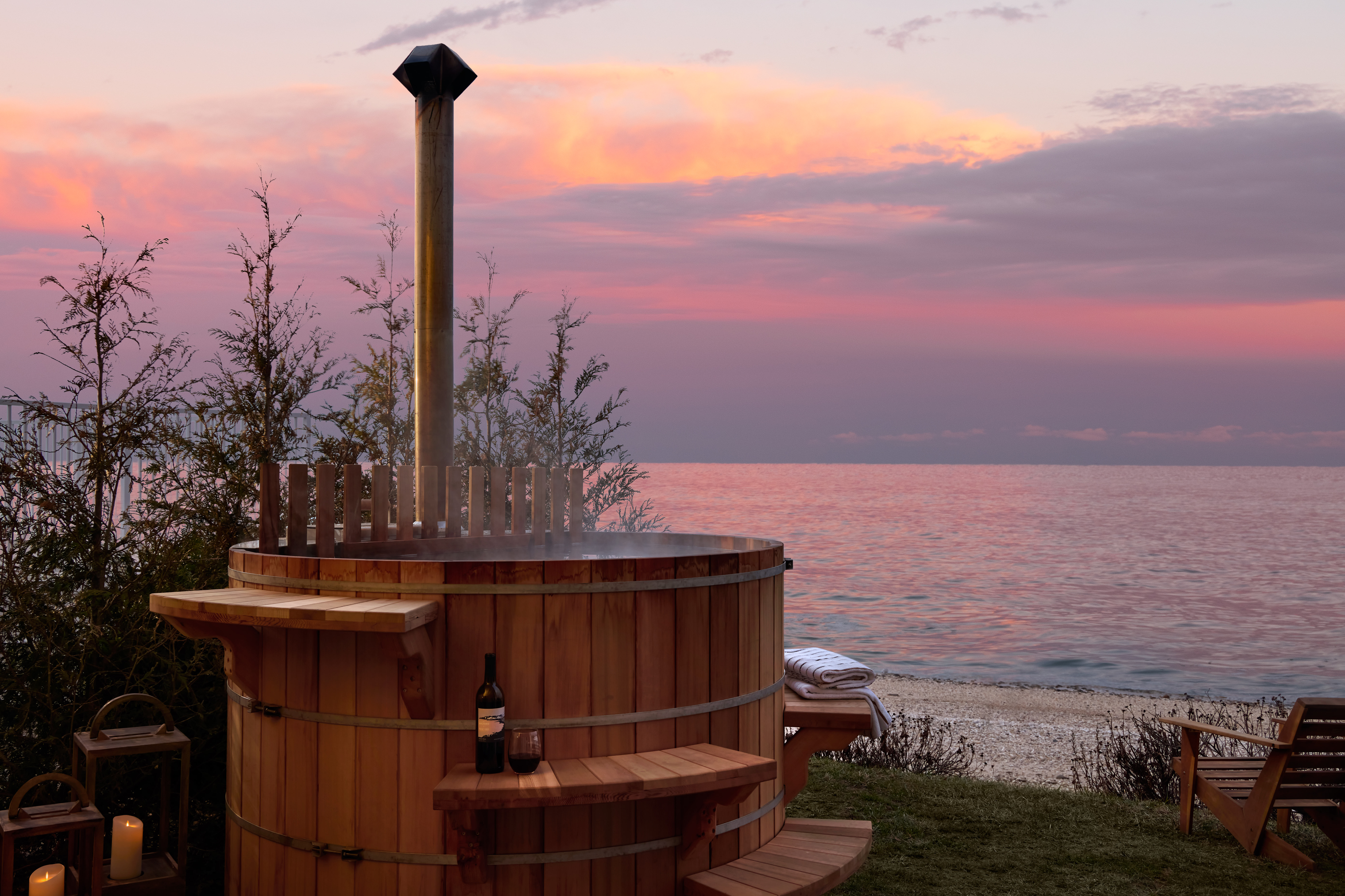 Hotels with Private Jacuzzis and Hot Tubs