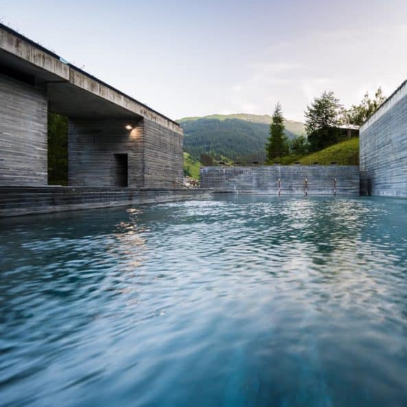 8 Absolutely Stunning Geothermal Spas Around the World - Hotels Above ...