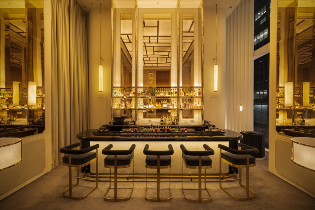 This Elegant Cocktail Lounge Sits Atop a Michelin-Starred Restaurant in Midtown Manhattan