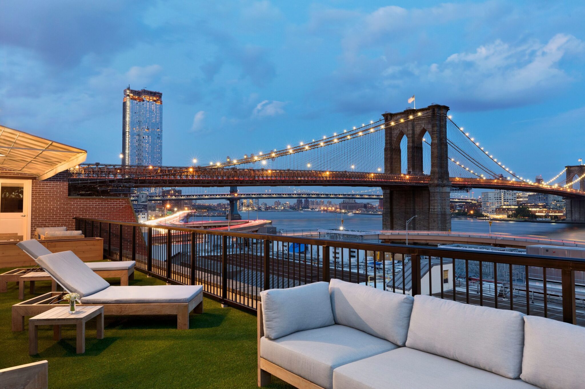 33 Seaport Hotel Terrace-Brooklyn-Bridge-View