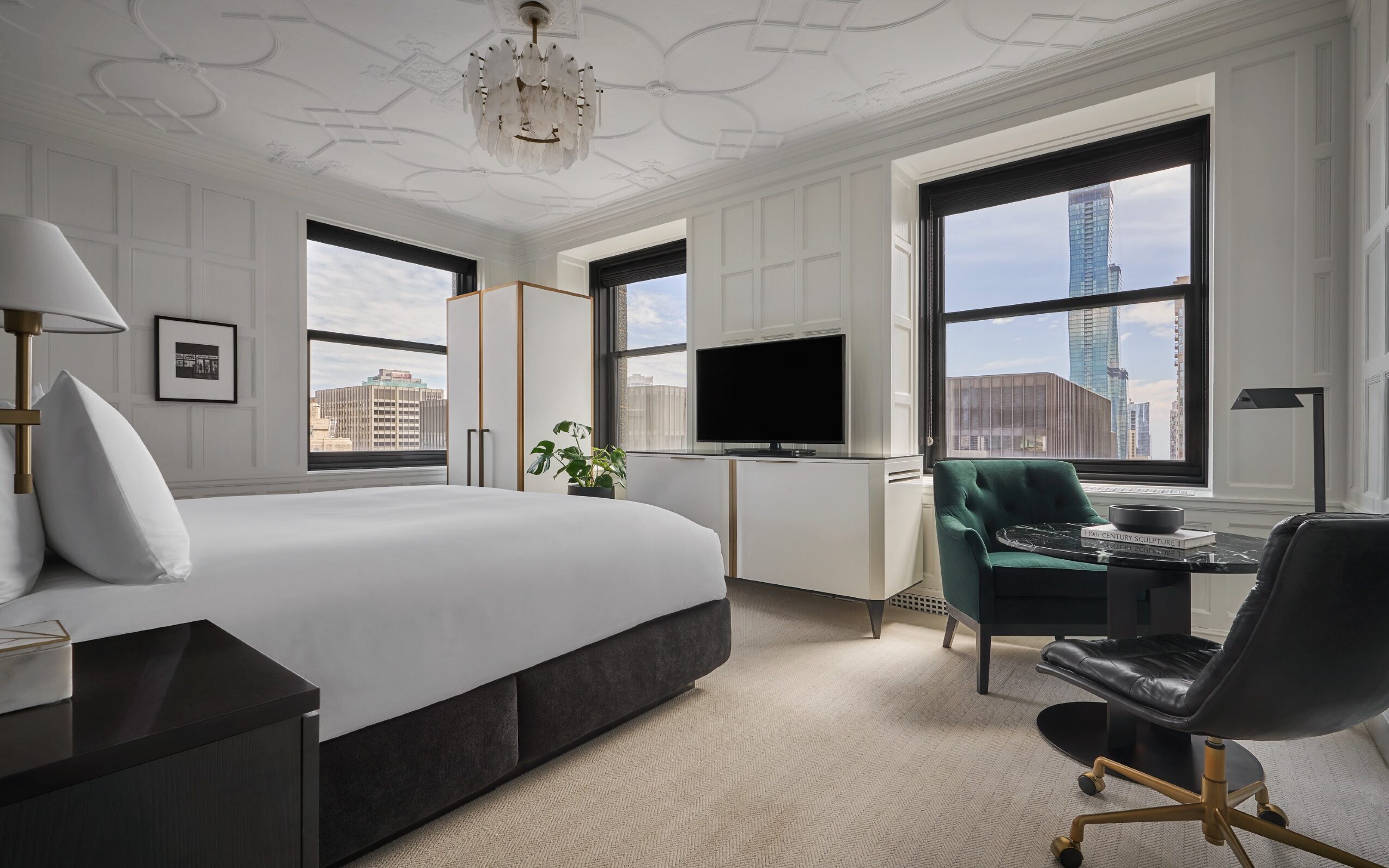 This Modern Luxury Hotel in Downtown Chicago Melds Past and Present With Its Design
