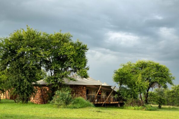 The Retreats at Sayari Redefine Luxury Safari in the Serengeti - Hotels ...