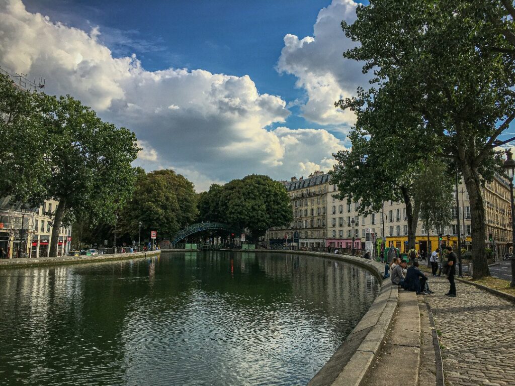 tourist resort in paris