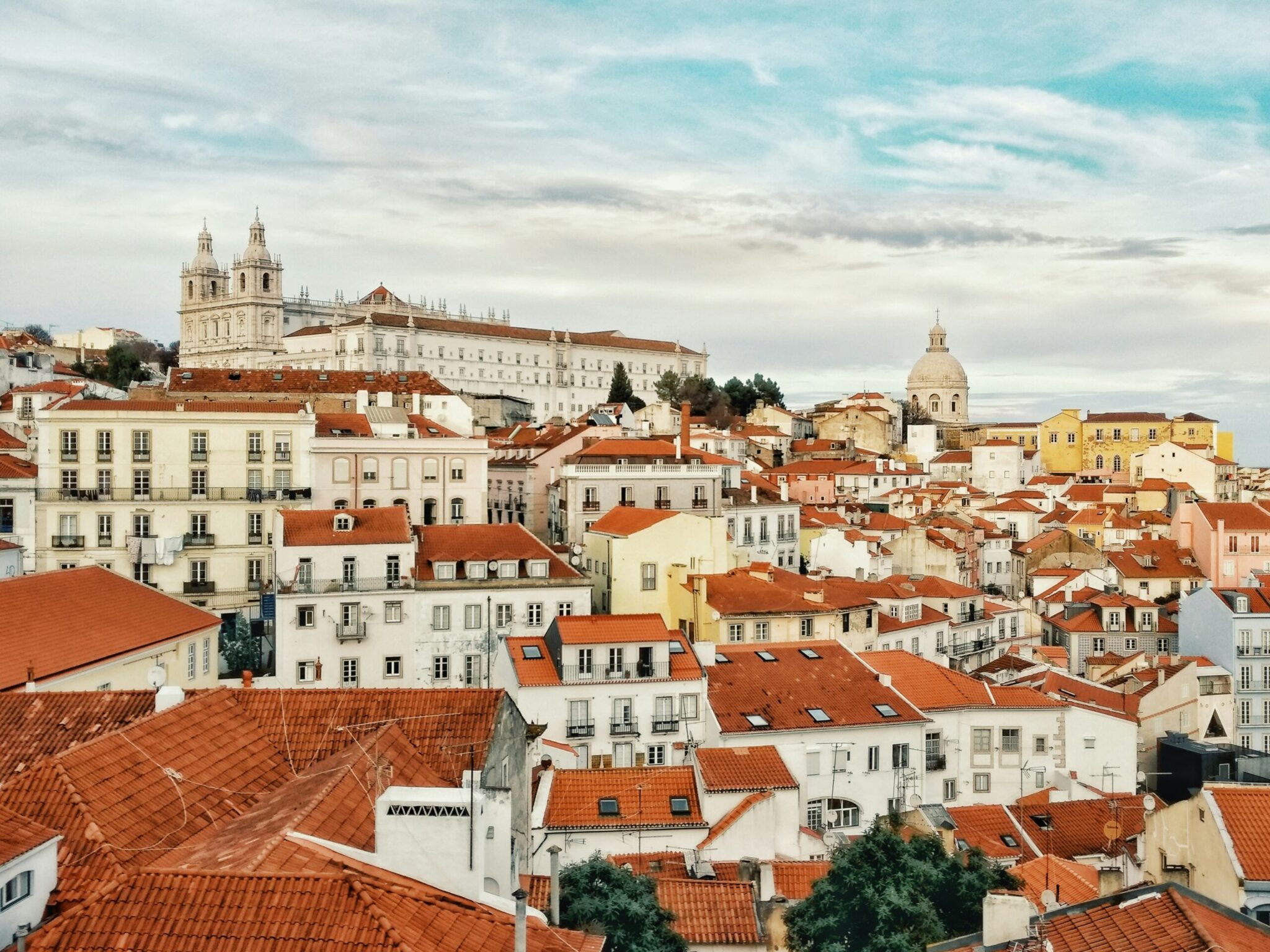 How to Plan a Week-Long Vacation to Lisbon for Less Than $1,000